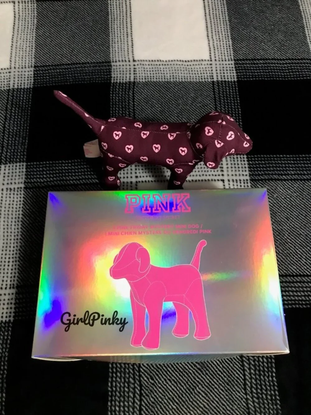 VS PINK FRIDAY COLOR-BLOCK FLEECE COZY BLANKET & MAROON MINI DOG LOVEY BUNDLE